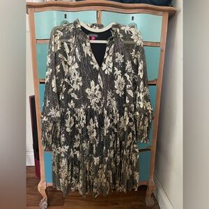 Vince Camuto sparkle shine long sleeve holiday new years Floral Black gold Dress